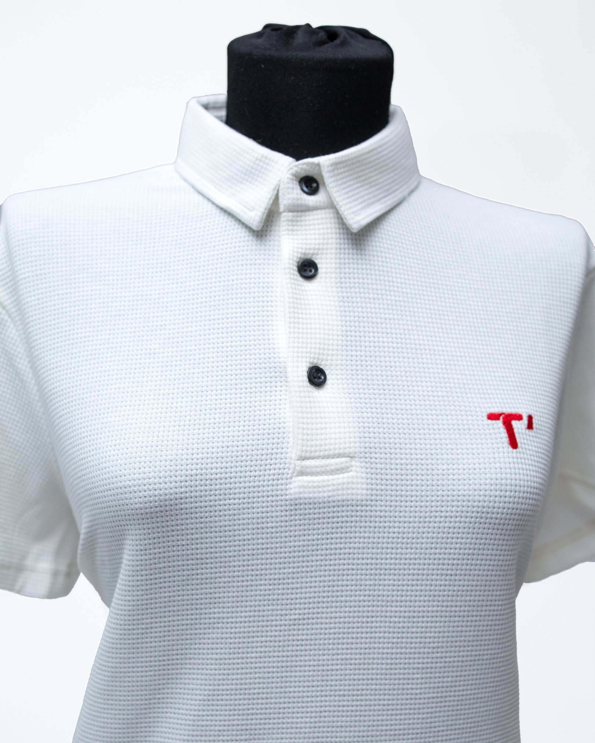 T’OMVES Beyaz Kadın Polo Yaka Düğmeli T-Shirt