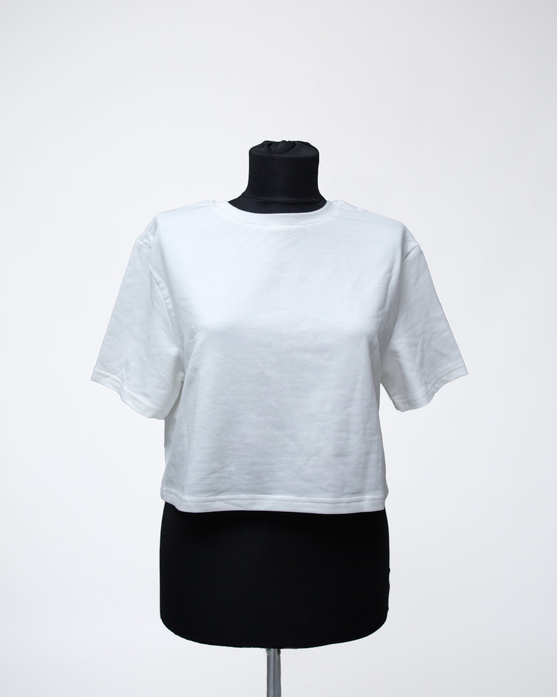 T'OMVES BEYAZ OVERSİZE CROP TSHİRT